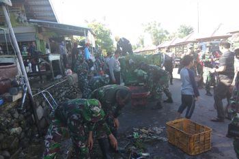 Koramil 1409-01/Somba Opu gelar karya bakti pada Hari Lahir Pancasila