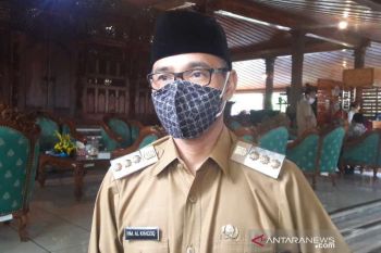 Bupati Temanggung imbau warga tidak terburu-buru bongkar posko COVID-19