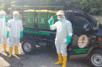 DLH Paser bekali petugas sampah dengan APD