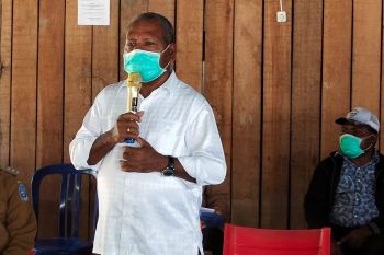 Bupati Mathius Awoitauw: 10 OPD terlibat kelola penanganan COVID-19