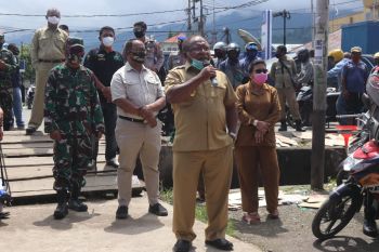 Pemkab Yapen Kepulauan sosialisasi new normal kepada warga