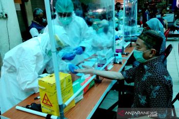 Tim Gugus telusuri kontak satu keluarga positif COVID-19 di Palangka Raya