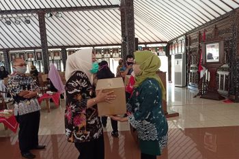 Bupati Purbalingga dorong pelaku UMKM terus berinovasi saat pandemi COVID-19