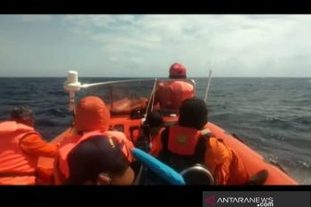 Warga pesisir temukan selamat 7 korban kapal bocor di Wakatobi