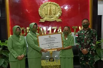 Istri prajurit TNI, Nur Isny Willa jadi kepala kampung di perbatasan Indonesia-PNG