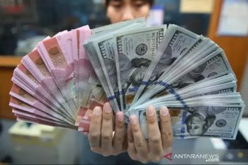 Rupiah awal pekan ditutup melemah tipis meski cadangan devisa meningkat