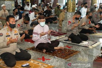 Belum semua masjid di Palembang selenggarakan shalat Jumat