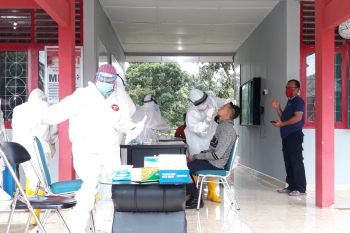 32 penghuni Lapas di swab tim Gugus Tugas COVID-19 Pasaman Barat