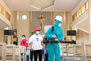 1.351 tempat ibadah di Gowa disemprot disinfektan jelang penerapan normal baru