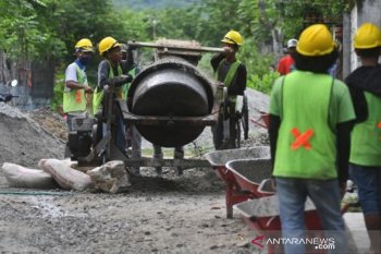Padat Karya bantu warga terdampak COVID-19