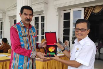PT Semen Kupang musnahkan limba B3