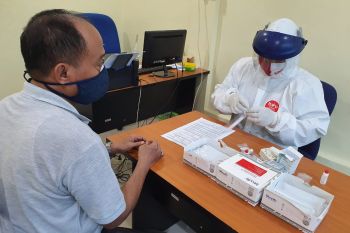 Sebanyak 108.000 warga Batam perlu jalani tes swab COVID-19