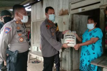 Polres Morut salurkan 10 ton beras untuk warga terdampak COVID-19