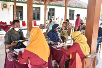Pemkab Bantul memastikan penerima BLT APBD keluarga miskin belum terima bansos