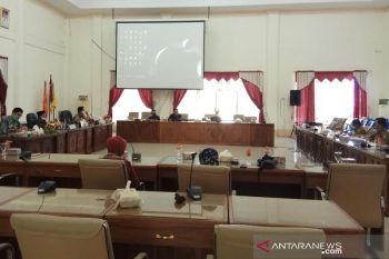 Pasien positif COVID-19 minta isolasi mandiri, DPRD Barsel gelar RDP