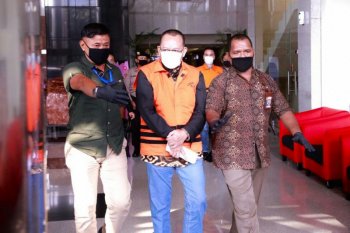 KPK periksa mantan  Sekretaris MA Nurhadi dan menantunya