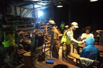 Sleman menertibkan operasi kafe dan tempat hiburan