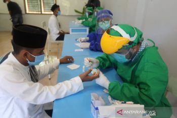 Santri  di Aceh jalani  tes cepat COVID-19