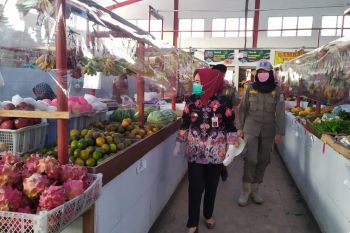 Bupati Purbalingga mendorong penerapan protokol kesehatan di pasar