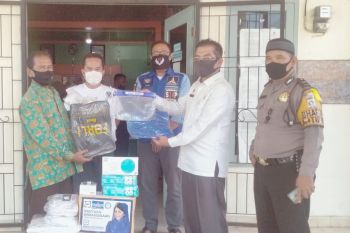 Dukung tenaga medis di era normal baru, Politisi Demokrat salurkan APD lengkap ke puskesmas