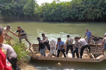 Warga Payakumbuh dikagetkan penemuan jasad bayi diduga lahir prematur di aliran Sungai Batang Agam