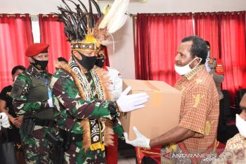 Kopassus berikan bantuan pada Komunitas Papua di Jakarta terdampak COVID-19