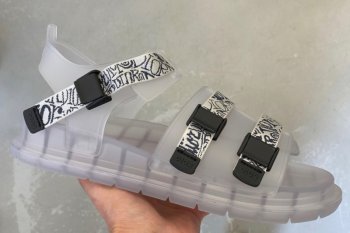 Dior luncurkan sandal jeli untuk kaum pria