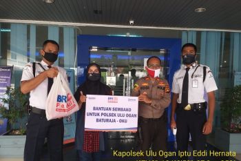 BRI Baturaja salurkan sembako untuk warga terdampak COVID-19