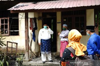 Bupati Siak akan bangun kembali rumah nenek Sarinah yang ludes terbakar
