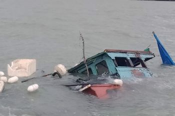 Pompong nelayan tenggelam di perairan Karimun