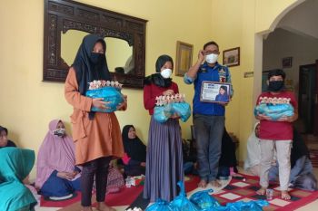 Politisi Demokrat salurkan santunan kepada kaum dhuafa terkena dampak pandemi COVID-19