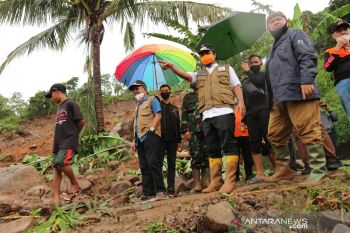 Pemkab Jeneponto masih telusuri keberadaan tiga korban longsor
