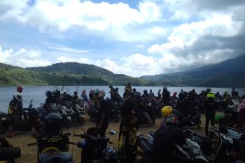 Normal baru, Objek wisata Danau Talang diserbu warga