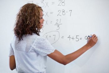 Perangkat pendukung Zoom maksimalkan kelas 'online'