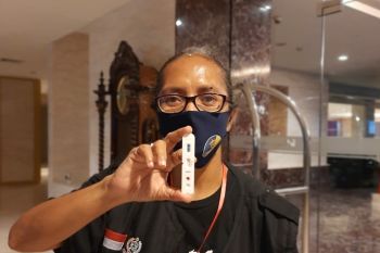 Alita Karen, koordinator relawan pendamping wisata COVID-19 di Sulsel