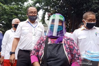 Rekan-rekannya positif COVID-19, pedagang Pasar Klender malah tidak percaya
