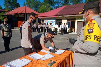 Empat pejabat di Polres Solok dimutasi