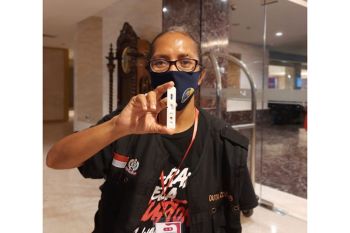 Alita Karen, koordinator relawan pendamping wisata COVID-19 Sulsel