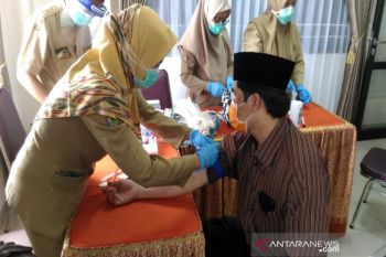 Puluhan anggota DPRD Boyolali jalani tes cepat antisipasi COVID-19