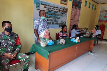 Rapat koperasi Kampung Insrom  Biak bahas bantuan nelayan