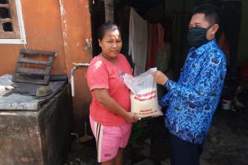 Pemkot Bandarlampung salurkan bantuan sosial tahap ketiga