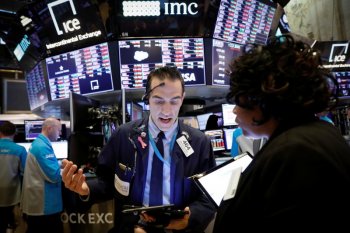 Saham-saham Wall Street dibuka melonjak, Indeks Dow Jones naik di atas 800 poin