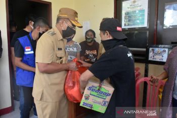 Warga Kota Kupang mengeluh belum mendapat bansos