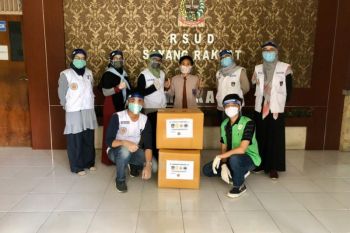 FK UMI salurkan bantuan APD untuk RS Sayang Rakyat Sulsel