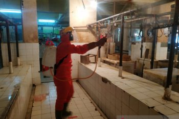 Dua pasar terpaksa ditutup usai belasan pedagang positif COVID-19