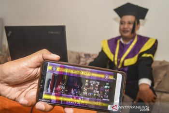 Wisuda sarjana secara virtual