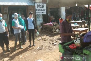 Pemkab Batang lakukan tes cepat massal pada pedagang di pasar