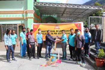 Polres Puncak Jaya gelar bakti sosial di masjid peringati HUT Bhayangkara