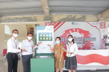 PLN Suluttenggo Salurkan Sembako-Hand Washer