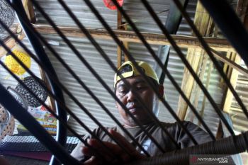 Permintaan kerajinan anyaman rotan berangsur normal